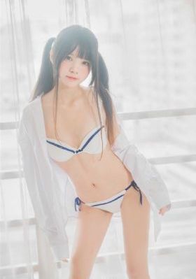女大学生的沙龙室1